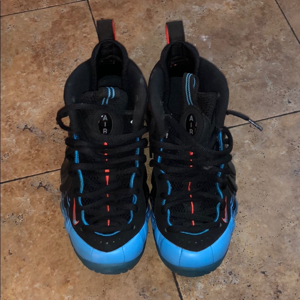 Men’s foamposite size 8.5